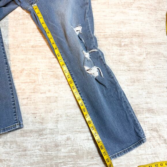 Universal Thread Women’s 12 31 High Rise Straight Crop Distressed Jeans Flannel - Picture 4 of 11